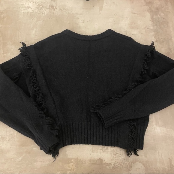 Gianni Bini Cropped Sweater - Picture 4 of 6